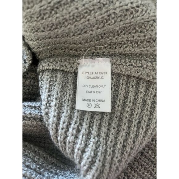 ASTR the Label Gray Knit Long Sleeve‎ Pullover V- Neck Sweater Size Large - Picture 4 of 4